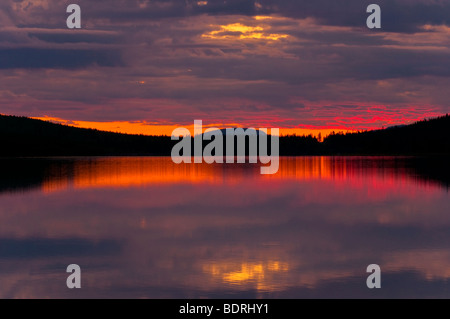 Un abendstimmung einem vedere bei arjeplog, lappland, SCHWEDEN, atmosfera serale al vicino lago di arjeplog, Lapponia, Svezia Foto Stock