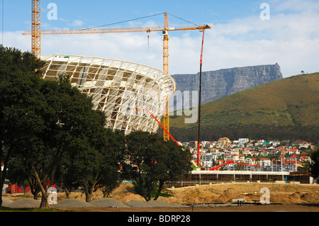 Coppa del Mondo di Calcio 2010, Greenpoint Soccer Stadium in costruzione, Table Mountain dietro, Cape Town, Sud Africa Foto Stock