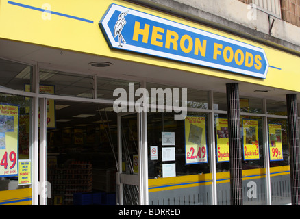 Un Airone di alimenti congelati sconto negozio di alimentari in una città del Regno Unito. Foto Stock