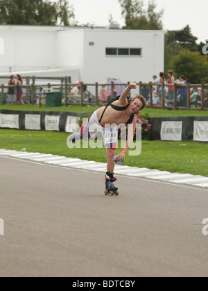 Unico skater in una maratona di beneficenza Foto Stock