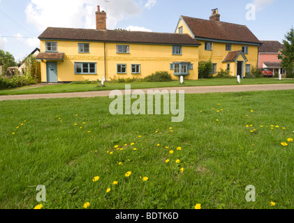 Cottage giallo Stoke on Clare Suffolk REGNO UNITO Foto Stock