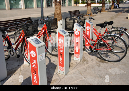 Città noleggio biciclette, Corso Vittorio Emanuele II, Bari, provincia di Bari, Puglia, Italia Foto Stock