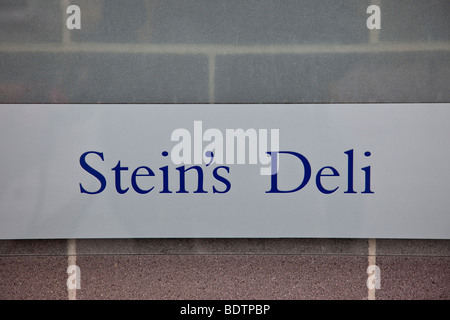 Stein's Deli segno Padstow Cornwall Inghilterra REGNO UNITO Foto Stock