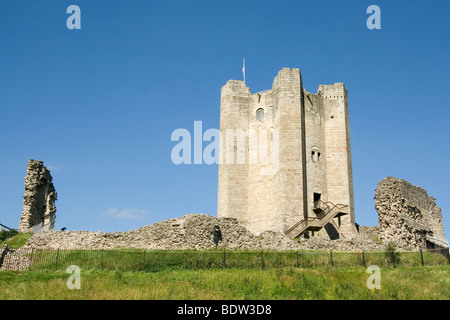 I resti di Conisbrough Castle, uno di Inghilterra del migliori castelli normanni e l ispirazione per Sir Walter Scott Ivanhoe. Foto Stock