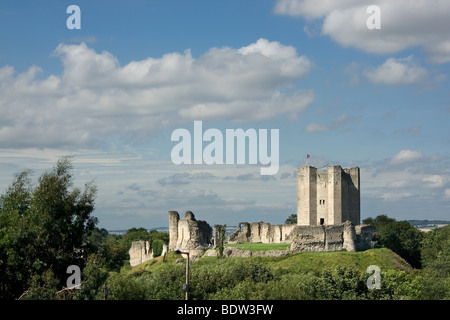 I resti di Conisbrough Castle, uno di Inghilterra del migliori castelli normanni e l ispirazione per Sir Walter Scott Ivanhoe. Foto Stock