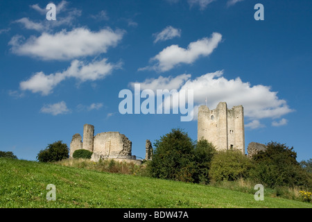 I resti di Conisbrough Castle, uno di Inghilterra del migliori castelli normanni e l ispirazione per Sir Walter Scott Ivanhoe. Foto Stock