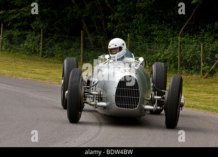 1934 tipo Auto Union tipo A con autista Philippe Casse a Goodwood Festival della velocità, Sussex, Regno Unito. Foto Stock