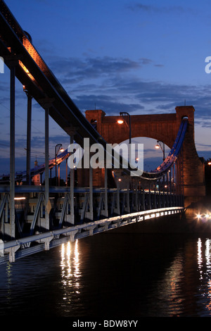 Grunwaldzki ponte sul fiume Odra a Wroclaw in Polonia. Foto Stock