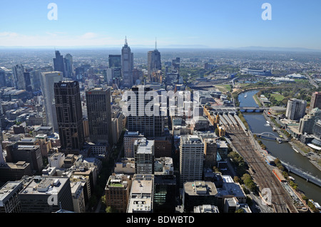 Centro citta' d'uccello vista aerea dal ponte di osservazione sulla Torre di Rialto Melbourne Australia Foto Stock