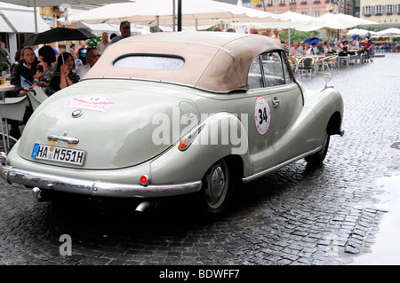 V8 BMW 501 Cabriolet 1956, 2000 km durch Deutschland rally 2009, 2000 km attraverso la Germania 2009, Schwaebisch Gmuend, Baden-Wuertt Foto Stock