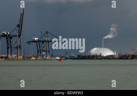 Integra il Sud Ovest il recupero di energia Facility (ERF) Marchwood Southampton Hampshire England Regno Unito Foto Stock