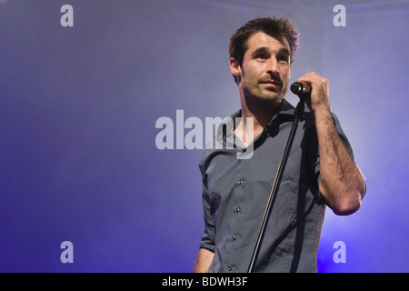 Felix Riebl, cantante e frontman della band australiana il gatto Empire live al Blue Balls Festival in Luzernersaal hall Foto Stock