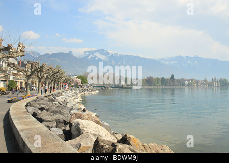 Vista lungo il lago a Vevey, Svizzera Foto Stock