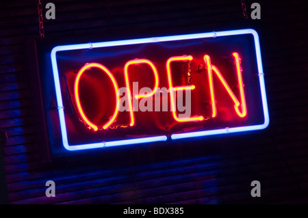 Neon open sign Foto Stock