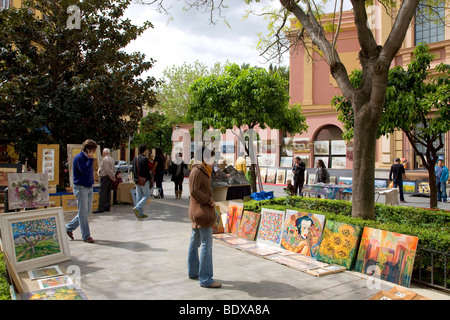 Marcadillo Arte de los domingos, mercato dell arte di domenica in piazza dei musei, cityscape, Plaza del Museo Sevilla, Sevilla, Andal Foto Stock