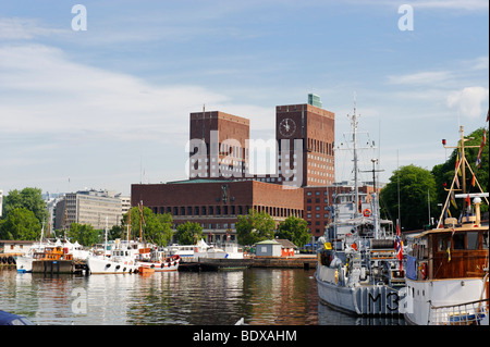 Dalla Fortezza di Akershus al Municipio di Oslo, Norvegia, Scandinavia, Europa Foto Stock