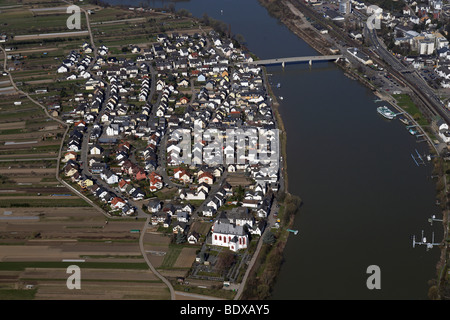 Vista aerea, villaggio di Niederwerth situato su un'isola del fiume Reno, Renania-Palatinato, Germania, Europa Foto Stock