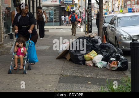 Ferry Street nel quartiere Ironbound di Newark NJ Foto Stock