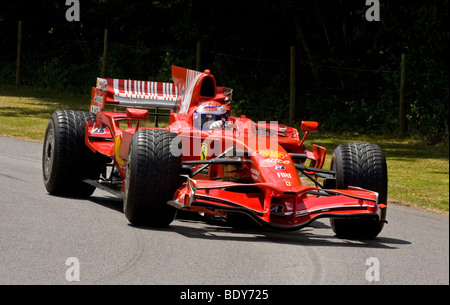 Marc Gene nel 2008 Ferrari F2008 al Festival di Goodwood di velocità, Sussex, Regno Unito. Foto Stock