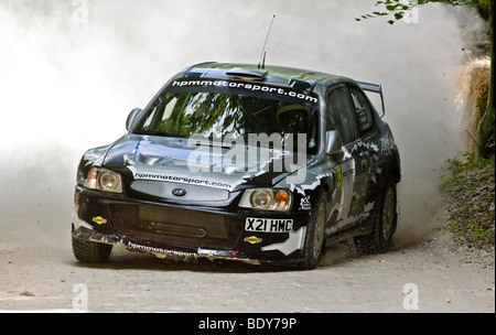 2003 Hyundai Accent WRC Evo 3.5 rally car sullo stadio di foresta a Goodwood Festival della velocità, Sussex, Regno Unito. Driver: Marcus Dodd. Foto Stock