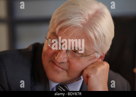 Il Ministro degli esteri tedesco, vicecancelliere e SPD Cancelliere candidato Frank-Walter Steinmeier visitando Hooksiel come parte della sua Foto Stock