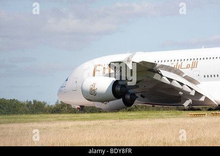 Emirates Airline A380 Airbus appena dopo lo sbarco a Birmingham Foto Stock