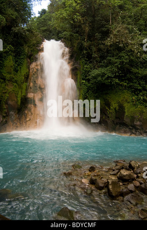 Cascata a Rio Celeste, Tenorio Il Parco Nazionale del Vulcano, Costa Rica. Foto Stock