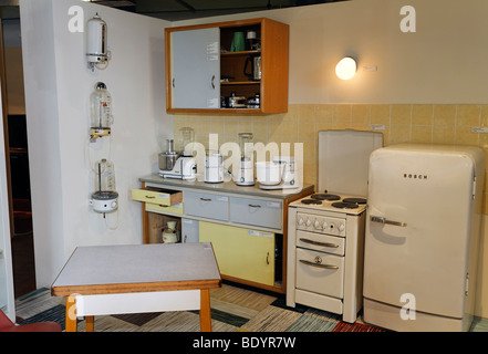 Cucina ed elettrodomestici dal 50s, la potenza e il Museo di Vita, Recklinghausen sottostazione, zona della Ruhr, Nord Rh Foto Stock