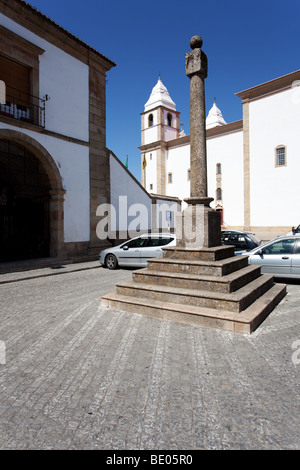 Gogna del Castelo de Vide. Il luogo in cui il pubblico la giustizia è stato eseguito. Distretto di Portalegre, Alto Alentejo, Portogallo. Foto Stock