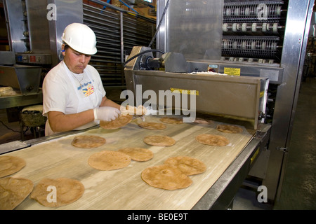 Tortilla di mais fabbrica di trasformazione situato a Caldwell, Idaho, Stati Uniti d'America. Foto Stock