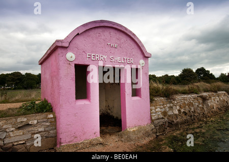 Shelter in traghetto sul fiume Hamble Foto Stock