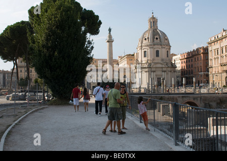 Il Foro di Traiano, Colonna di Traiano e il Santissimo Nome di Maria al Foro Traiano Foto Stock