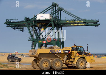 La costruzione di un porto esterno, Great Yarmouth, Norfolk, Regno Unito. Foto Stock