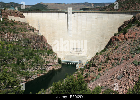 455 piedi Flaming Gorge Dam sul fiume Verde in Utah Foto Stock