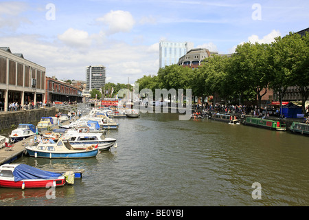 Lo spartiacque lungo la banchina stretta area di Bristol REGNO UNITO Foto Stock