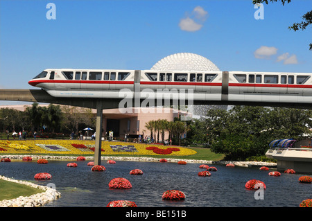 Monorotaia presso il Walt Disney World di Epcot Center in background Foto Stock