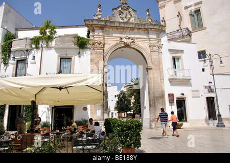 Cancello barocco alla Città Vecchia, Martina Franca, Taranto Provincia, Regione Puglia, Italia Foto Stock