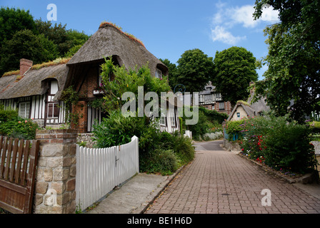 Piccola strada in veules les roses Francia Foto Stock