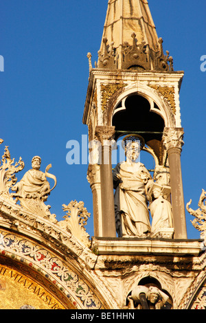 Dettagli del golden la facciata della Basilica di San Marco a Venezia.St.segna Basilica,Venezia,Italia Foto Stock