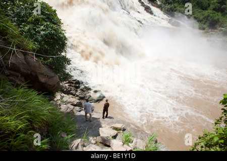 Le impressionanti cascate Gurara, sul fiume Gurara in Nigeria è Stato del Niger, è 200 metri di larghezza che vanta un enorme calo del 30 metri Foto Stock