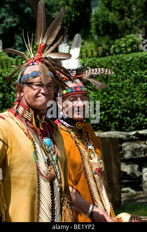 Due indiani americani a Bristol nel Rhode Island il quarto di luglio parade Foto Stock