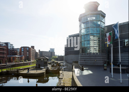 Il Royal Armouries Museum sulle rive del fiume Aire, Clarence Dock, Leeds, West Yorkshire, Inghilterra Foto Stock