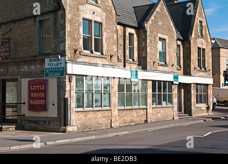 Negozi di lasciare a Melksham WILTSHIRE REGNO UNITO durante il periodo di recessione 2009 Foto Stock