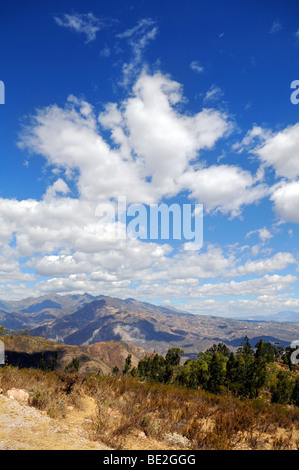 Il paesaggio delle Ande peruviane in Cajabamba Foto Stock