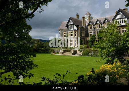 La villa georgiana a Bodnant Garden in Galles Foto Stock