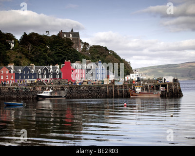 Tobermory, Isle of Mull, il porto e il lungomare Foto Stock