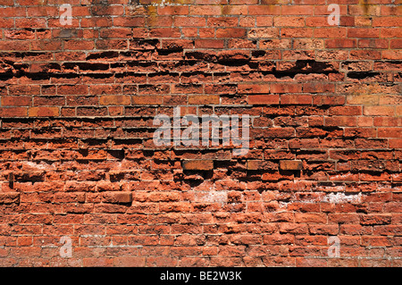 Weathered muro di mattoni, Walton on Trent, South Derbyshire, England, Regno Unito, Europa Foto Stock