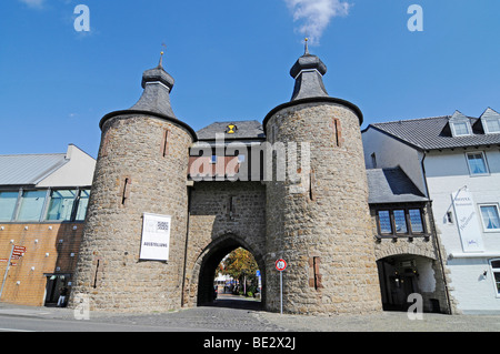 Torre delle streghe, city gate, museo storico della città, Juelich, Dueren distretto, Renania settentrionale-Vestfalia, Germania, Europa Foto Stock