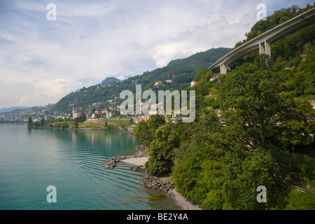 Vista in direzione di Monteux, sul Lago di Ginevra, Veytaux, Svizzera, Europa Foto Stock