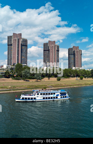 Appartamento Case, il Neckar north bank sviluppo, controverso simbolo di Mannheim, Baden-Wuerttemberg, Germania, Europa Foto Stock